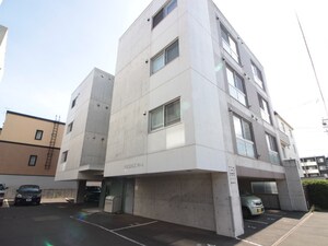 PLESENCE　N9　A棟外観写真