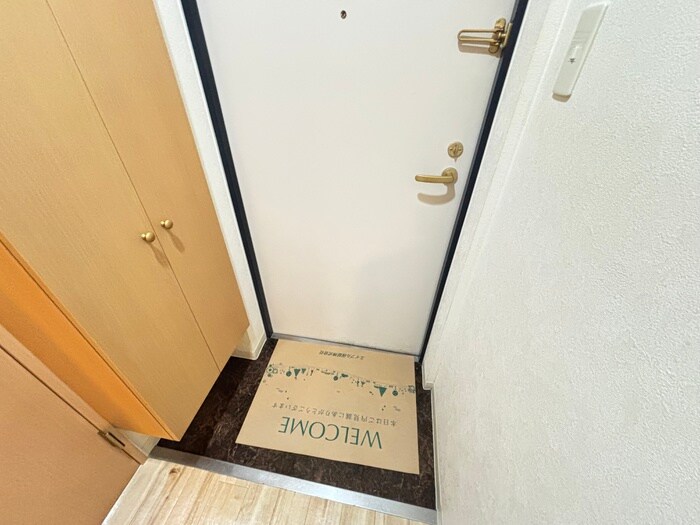 物件内観写真18　(玄関)