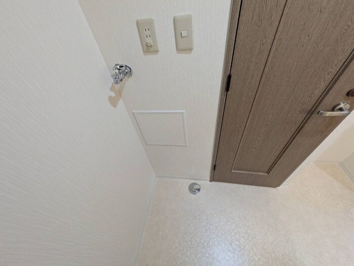 物件内観写真18　(洗濯機置場)