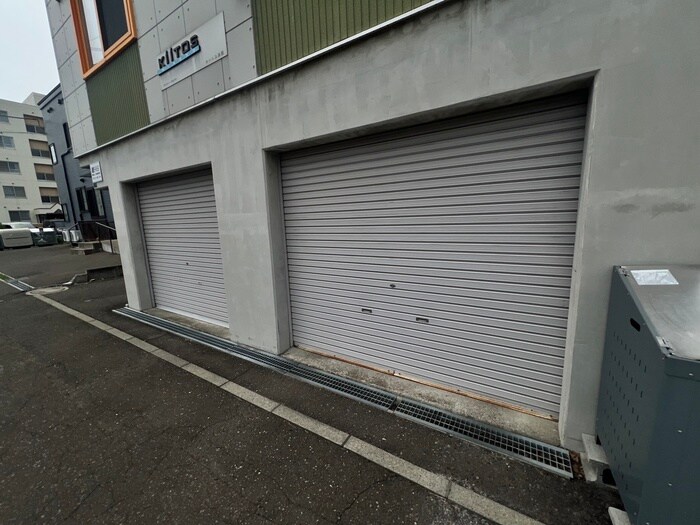 物件外観写真4　(駐車場)