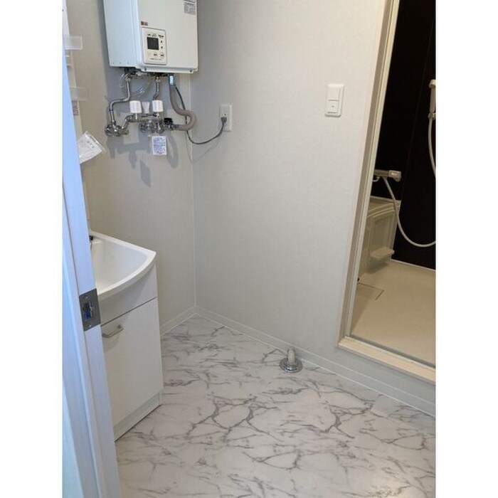 物件内観写真7　(洗面)