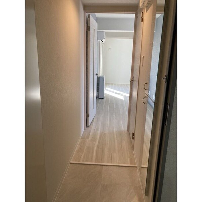 物件内観写真9　(玄関)