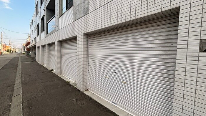 物件外観写真4　(駐車場)