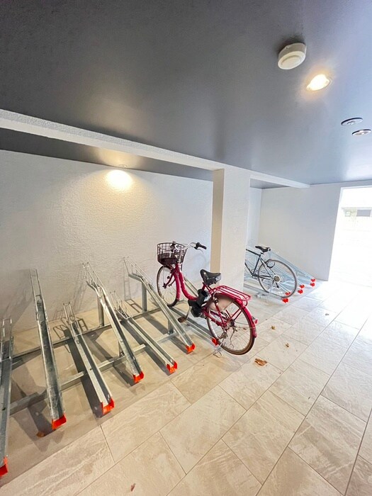 物件外観写真6　(駐輪場)