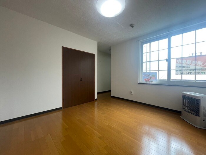 物件内観写真2　(居室)