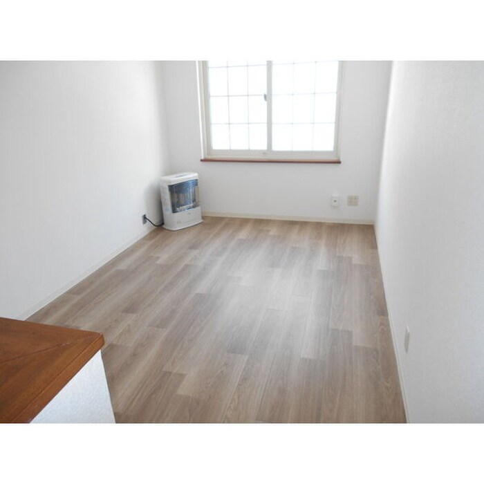 物件内観写真2　(居室)