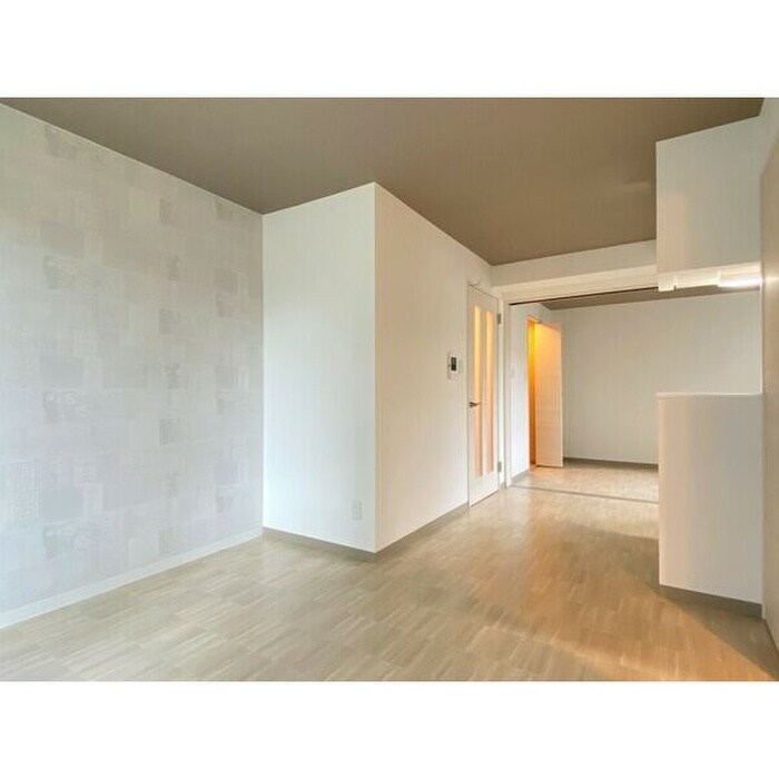 物件内観写真3　(居室)