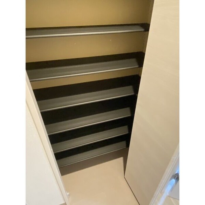 物件内観写真10　(靴箱)