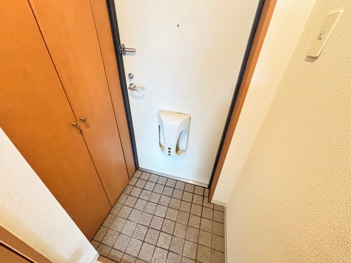 物件内観写真17　(玄関)
