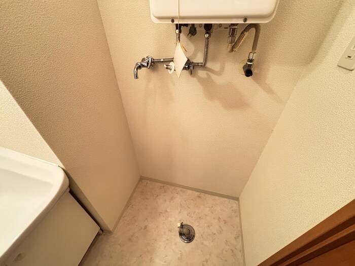 物件内観写真21　(洗濯機置場)