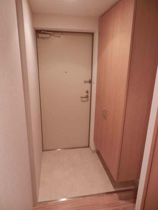 物件内観写真16　(玄関)