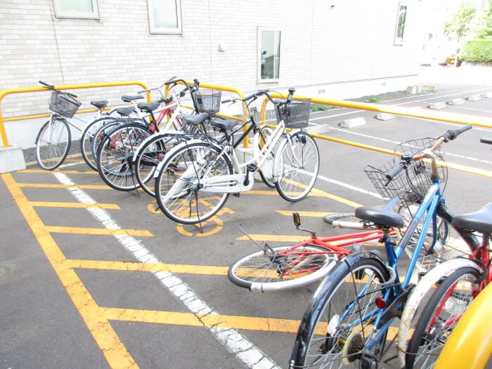 物件外観写真5　(駐輪場)