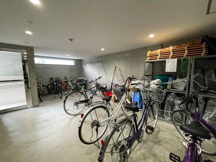 物件外観写真5　(駐輪場)