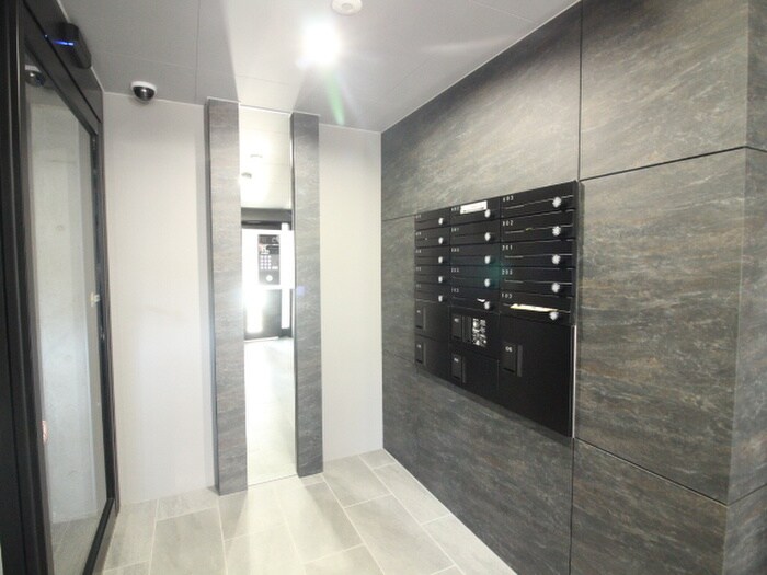 物件外観写真5　(エントランス部分)