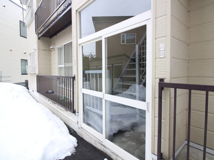 物件外観写真6　(エントランス部分)