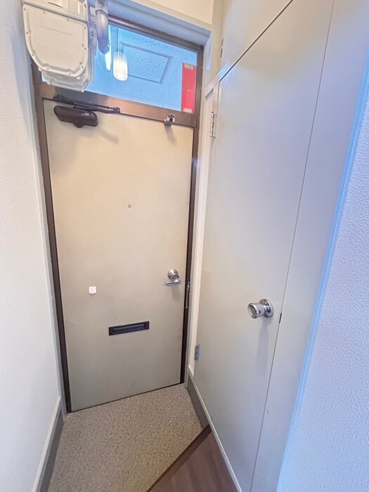 物件内観写真15　(玄関)