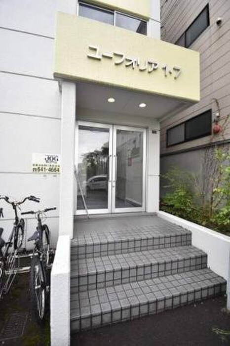 物件外観写真4　(エントランス部分)