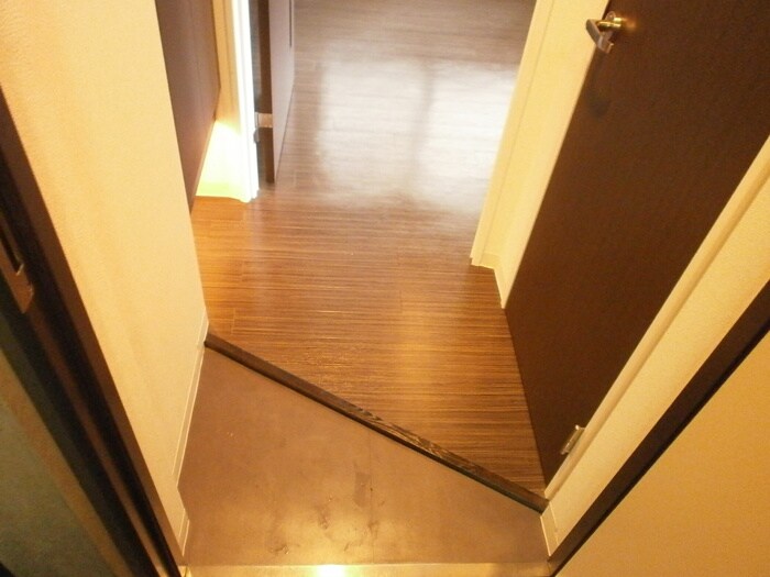 物件内観写真13　(玄関)