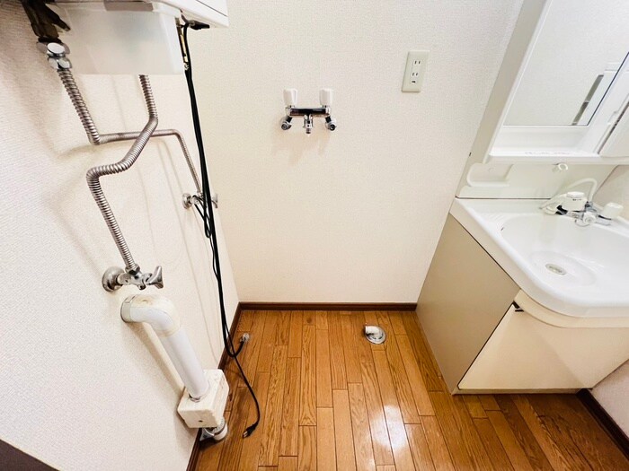 物件内観写真18　(洗濯機置場)