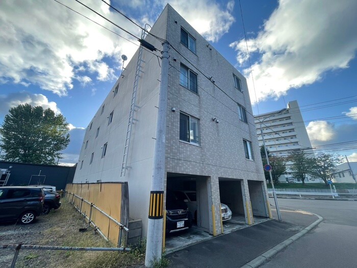 Prendre Montee 北円山の物件外観写真