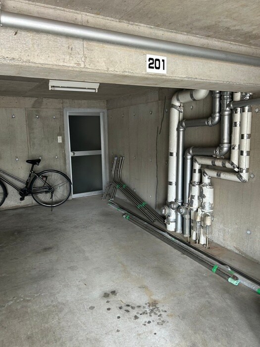 物件外観写真5　(駐車場)