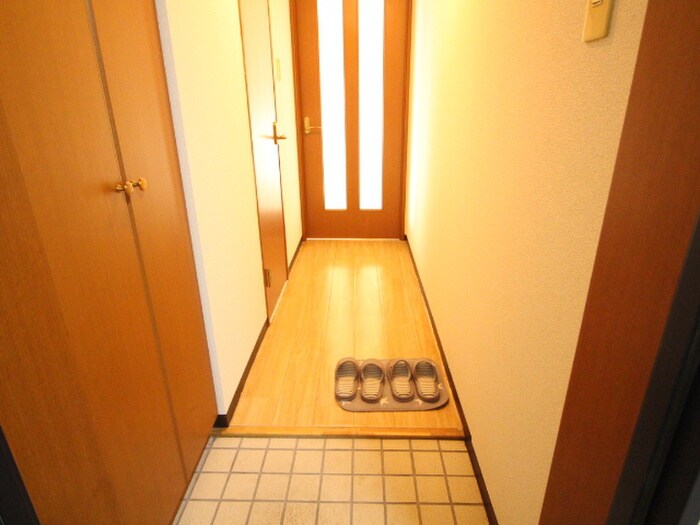 物件内観写真18　(玄関)