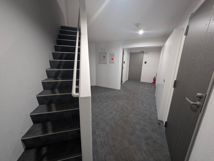 物件外観写真4　(エントランス部分)