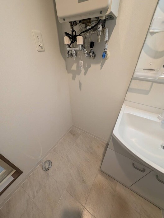 物件内観写真13　(洗濯機置場)