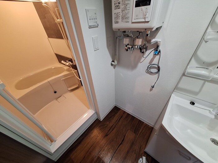 物件内観写真15　(洗濯機置場)