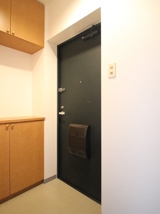 物件内観写真16　(玄関)