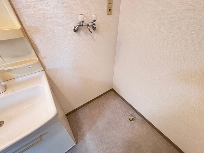 物件内観写真21　(洗濯機置場)