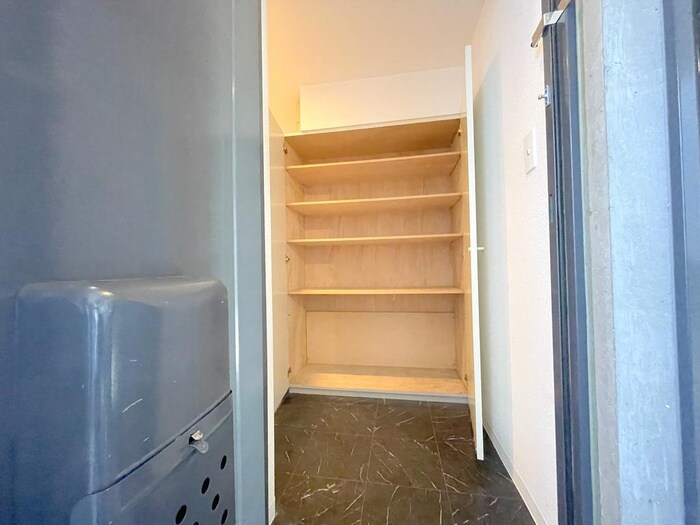 物件内観写真15　(玄関)