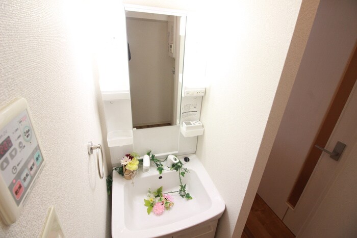 物件内観写真11　(洗面)