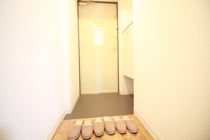 物件内観写真13　(玄関)