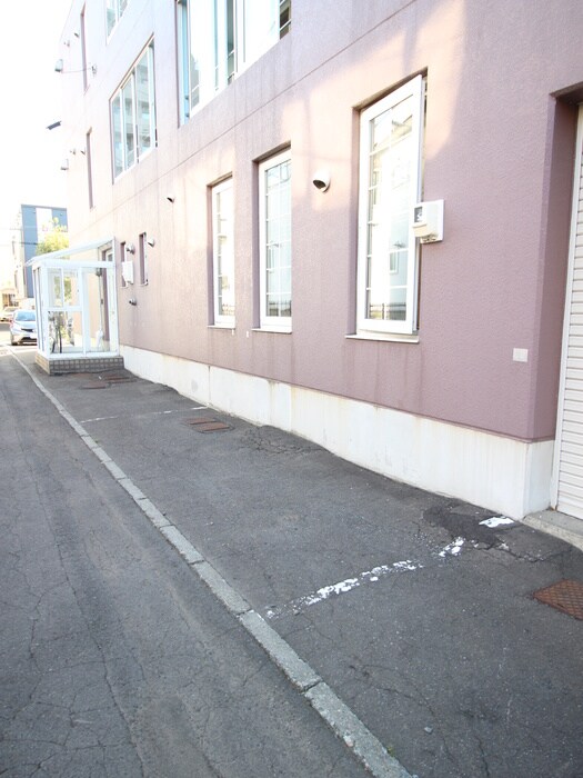 物件外観写真5　(駐車場)