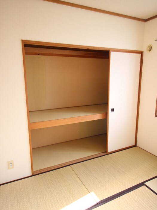 物件内観写真11　(収納)