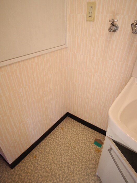 物件内観写真18　(洗濯機置場)