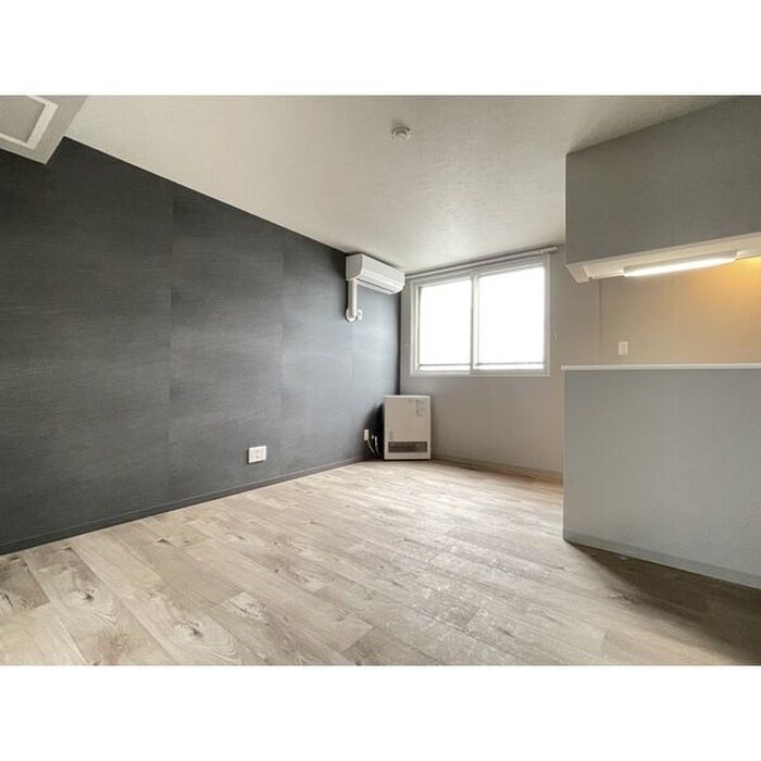 物件内観写真2　(居室)