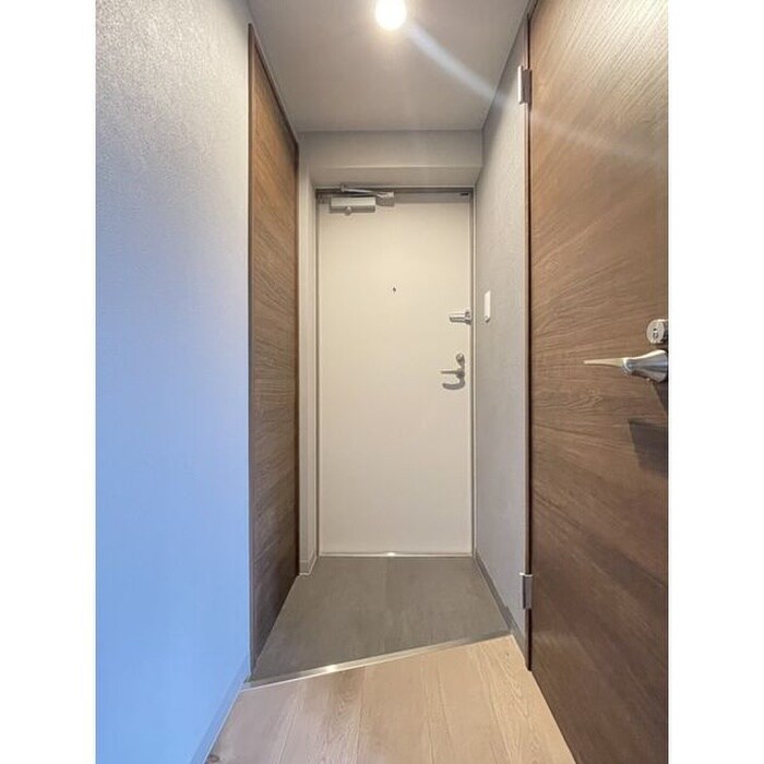 物件内観写真10　(玄関)