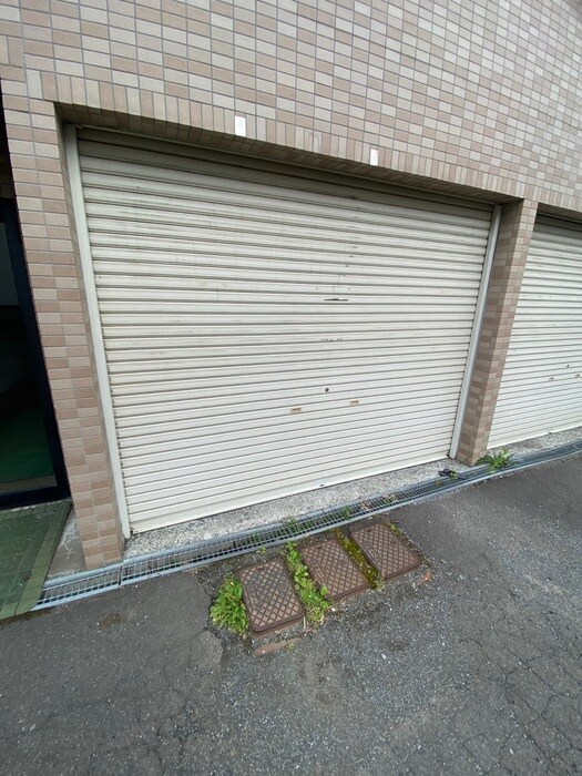 物件外観写真3　(駐車場)