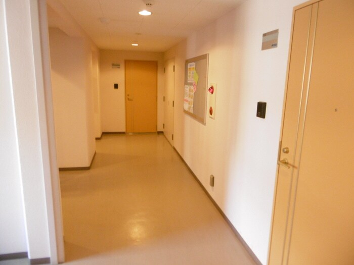 物件外観写真5　(エントランス部分)