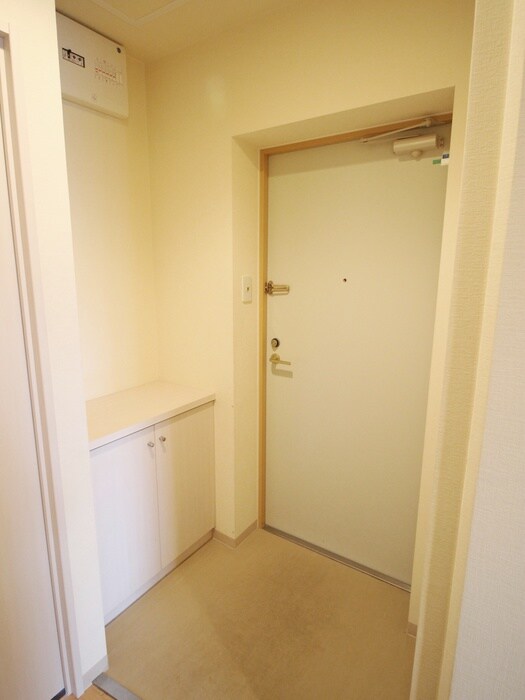 物件内観写真16　(玄関)