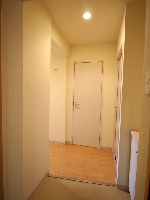 物件内観写真17　(玄関)