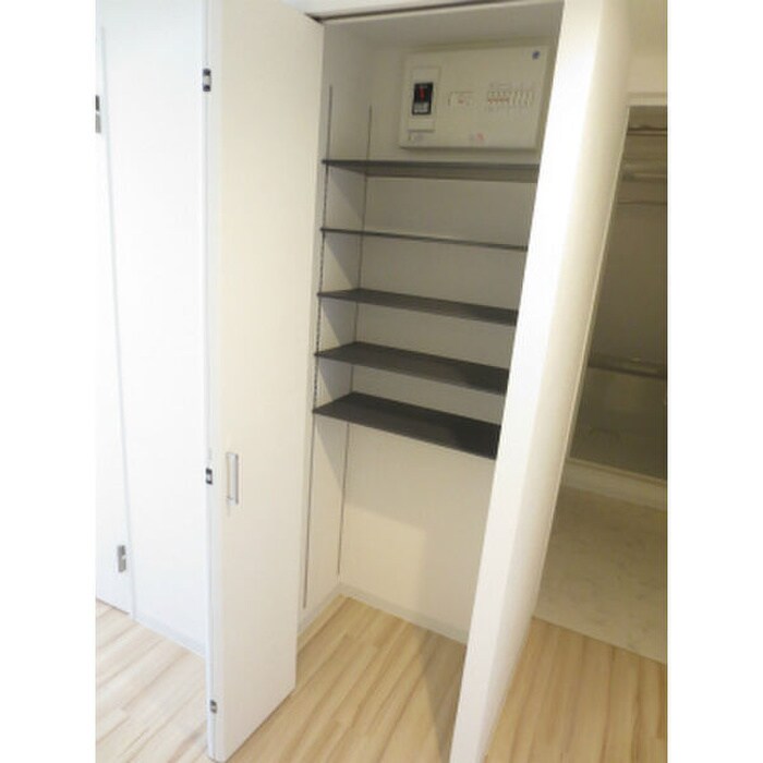 物件内観写真15　(靴箱)