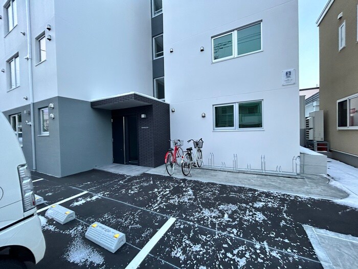 物件外観写真6　(駐輪場)