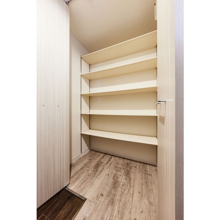 物件内観写真15　(靴箱)