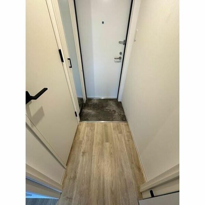 物件内観写真13　(玄関)