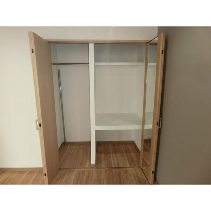 物件内観写真13　(収納)