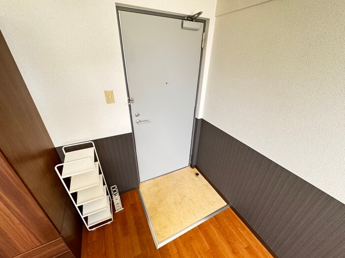 物件内観写真15　(玄関)