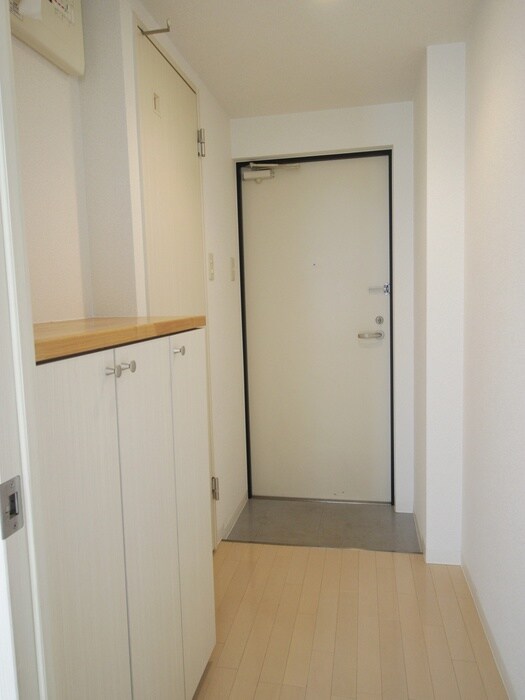 物件内観写真16　(玄関)